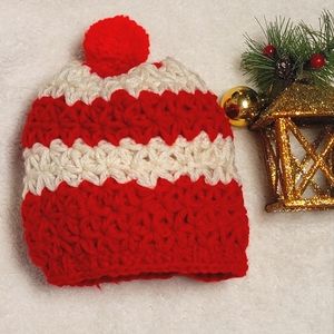 Handmade kid's hat. Red.